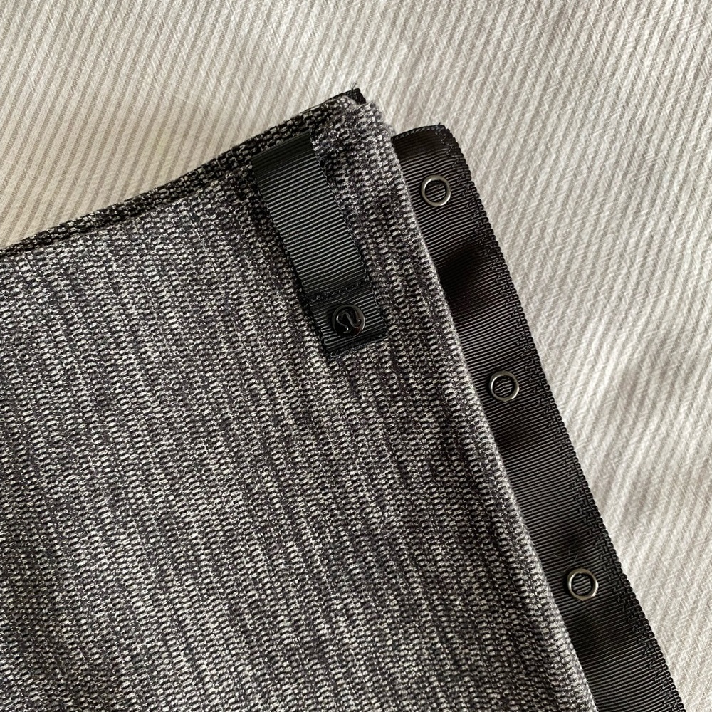 Lululemon Heathered Check Pique Vinyasa Scarf - Picture 3 of 7